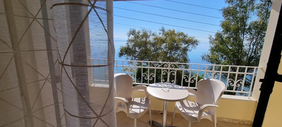 Ionian Mare Aparthotel Agios Ioannis Peristerion Exterior photo