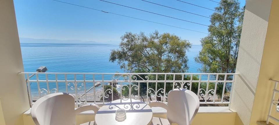 Ionian Mare Aparthotel Agios Ioannis Peristerion Exterior photo