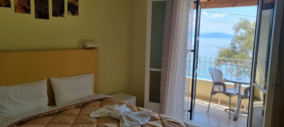 Ionian Mare Aparthotel Agios Ioannis Peristerion Exterior photo