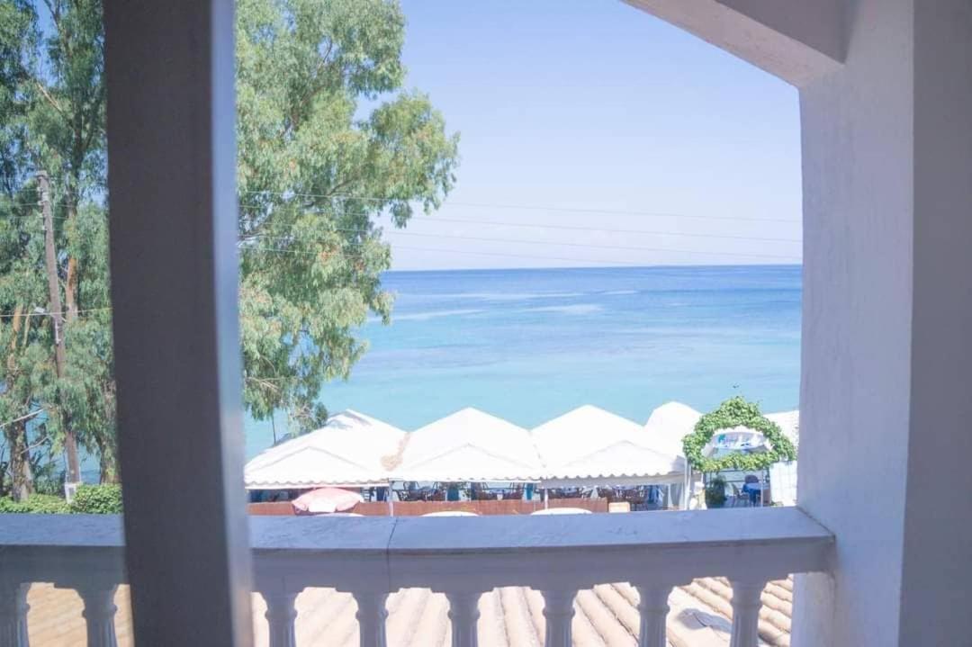 Ionian Mare Aparthotel Agios Ioannis Peristerion Exterior photo