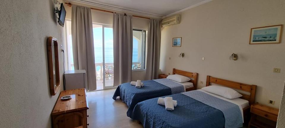 Ionian Mare Aparthotel Agios Ioannis Peristerion Exterior photo