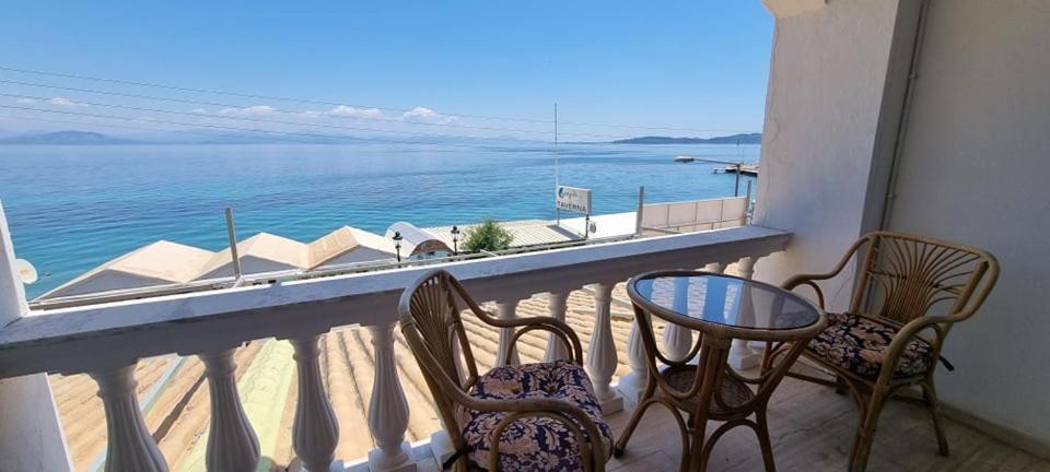 Ionian Mare Aparthotel Agios Ioannis Peristerion Exterior photo