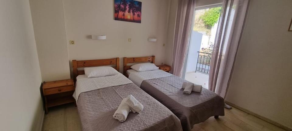 Ionian Mare Aparthotel Agios Ioannis Peristerion Exterior photo